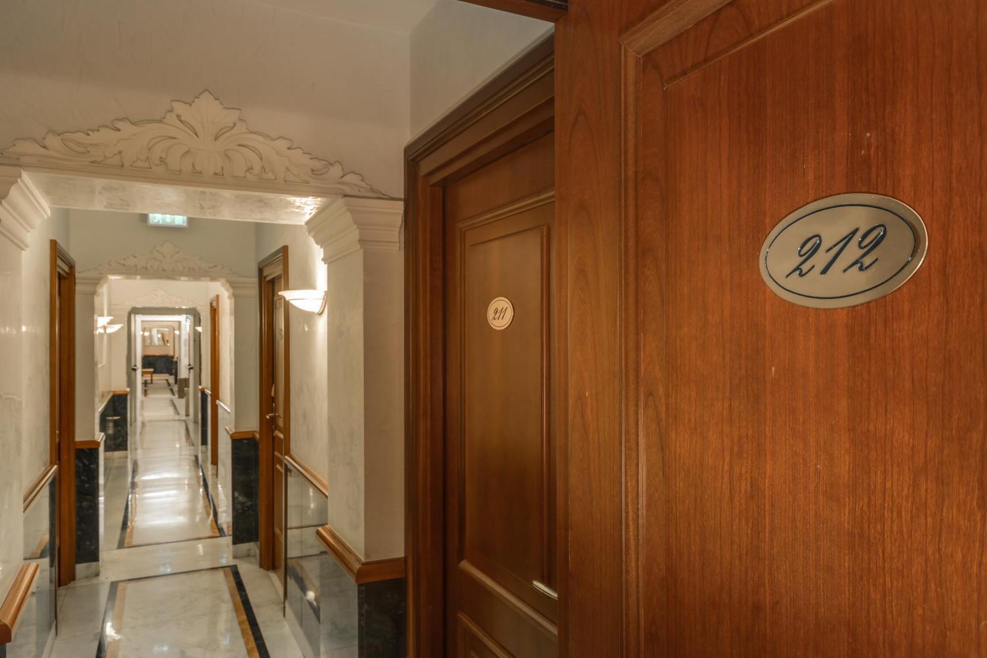 Hotel Borromeo Esterno foto