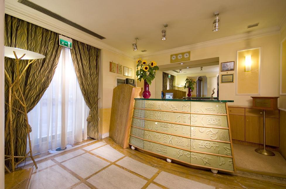 Hotel Borromeo Esterno foto