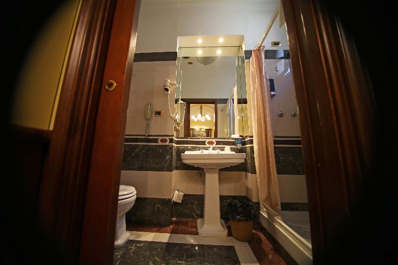 Hotel Borromeo Esterno foto