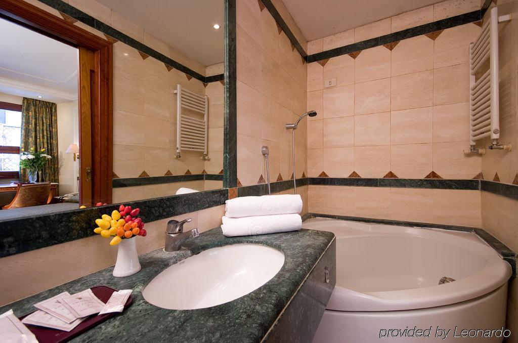 Hotel Borromeo Esterno foto
